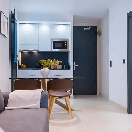 Luxurious Overlooking Casa Pilatos Апартаменты *