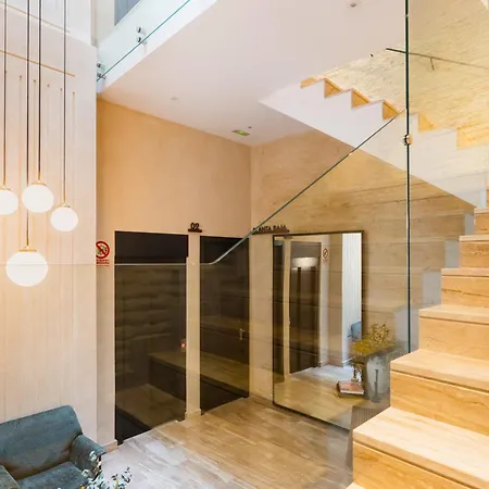Apartment Luxurious Overlooking Casa Pilatos Seville