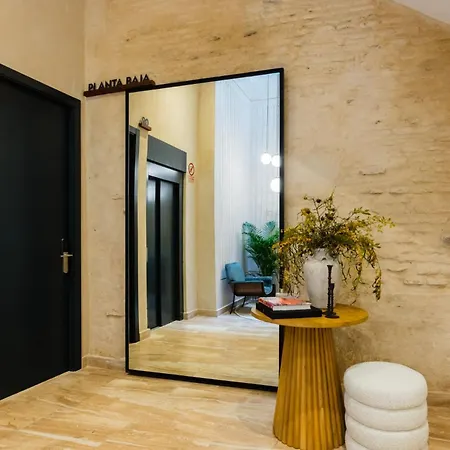 Luxurious Overlooking Casa Pilatos Апартаменты Севилья