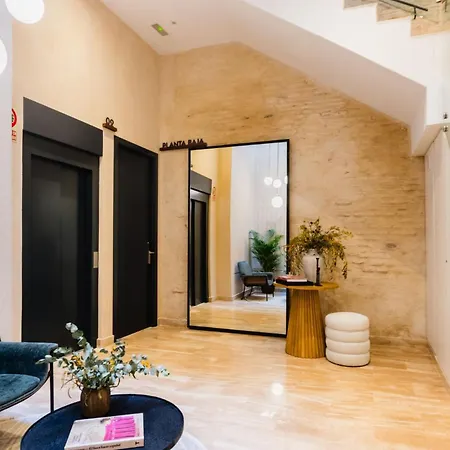 Апартаменты Luxurious Overlooking Casa Pilatos Севилья