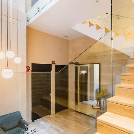 Luxurious Overlooking Casa Pilatos Севилья