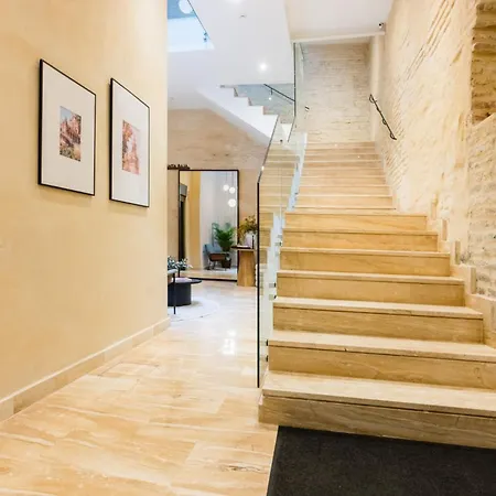 Luxurious Overlooking Casa Pilatos * Севилья