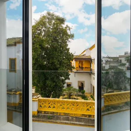 Luxurious Overlooking Casa Pilatos Севилья